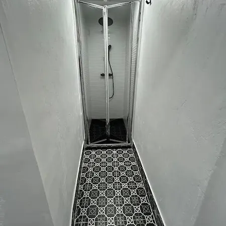 Apartamento Con 8 Habitaciones Y 5 Banos-3